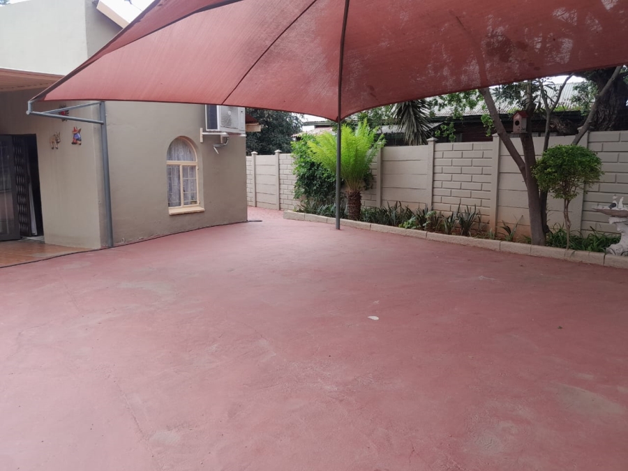 3 Bedroom Property for Sale in Geelhoutpark North West